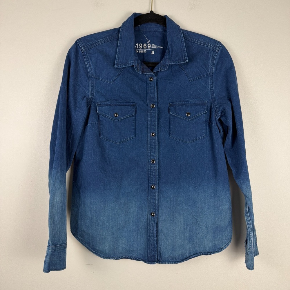 Gap 1969 Western Shirt Women's Small Blue Denim Long Sleeve‎ Classic Snap Front